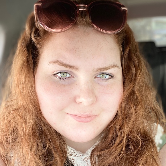 Meet your Posher, Tiffany - Picture 1 of 1